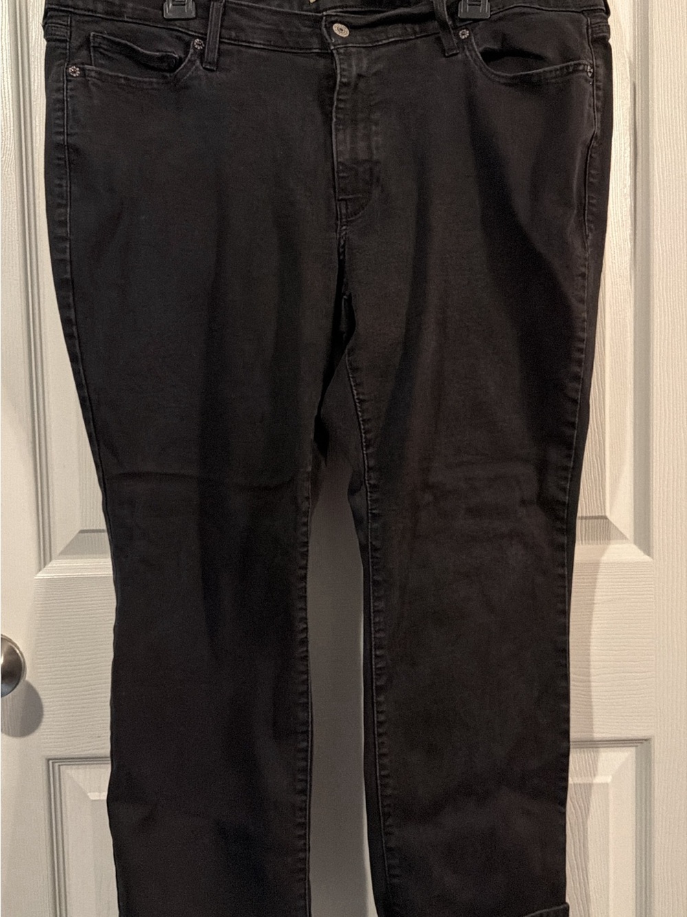 Levi's Women's Straight Leg Jeans in Black